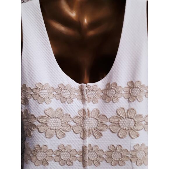 Lilly Pulitzer Sz 4 White & Gold Metallic Applique Detail Dress - Picture 7 of 9